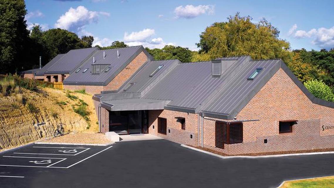 Centre for Sight Gives Patients the Royal Treatment